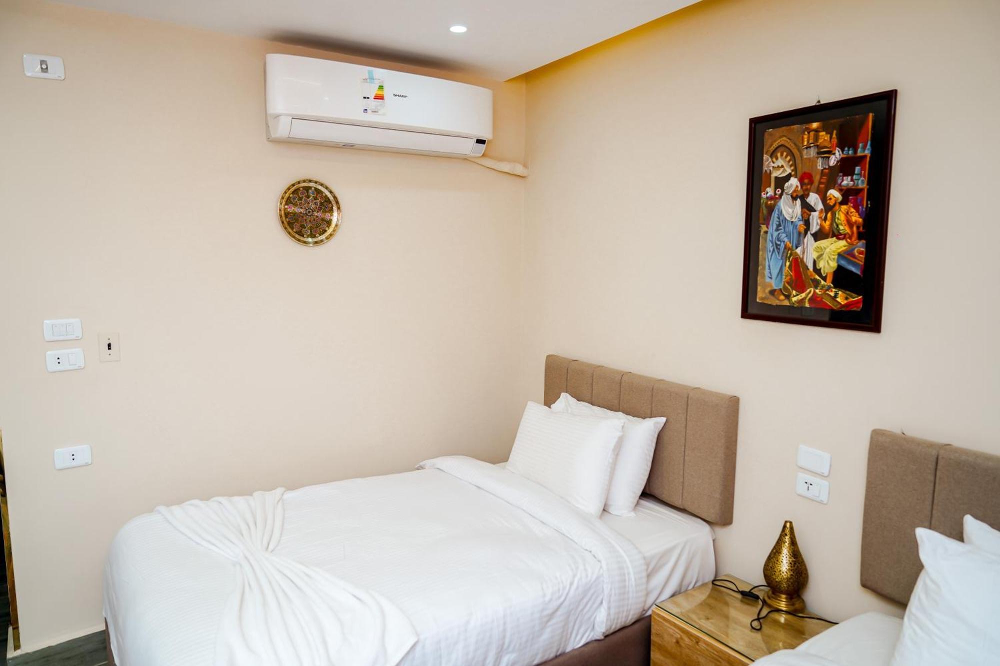 Pyramids Hotel Kafret el-Gabal 外观 照片