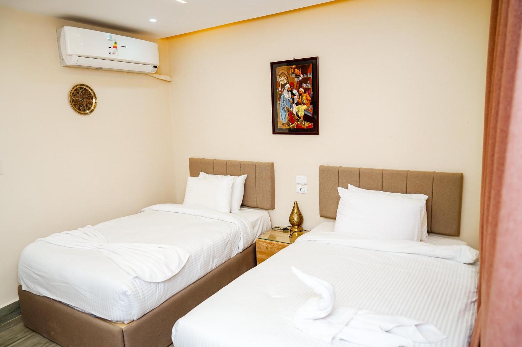 Pyramids Hotel Kafret el-Gabal 外观 照片