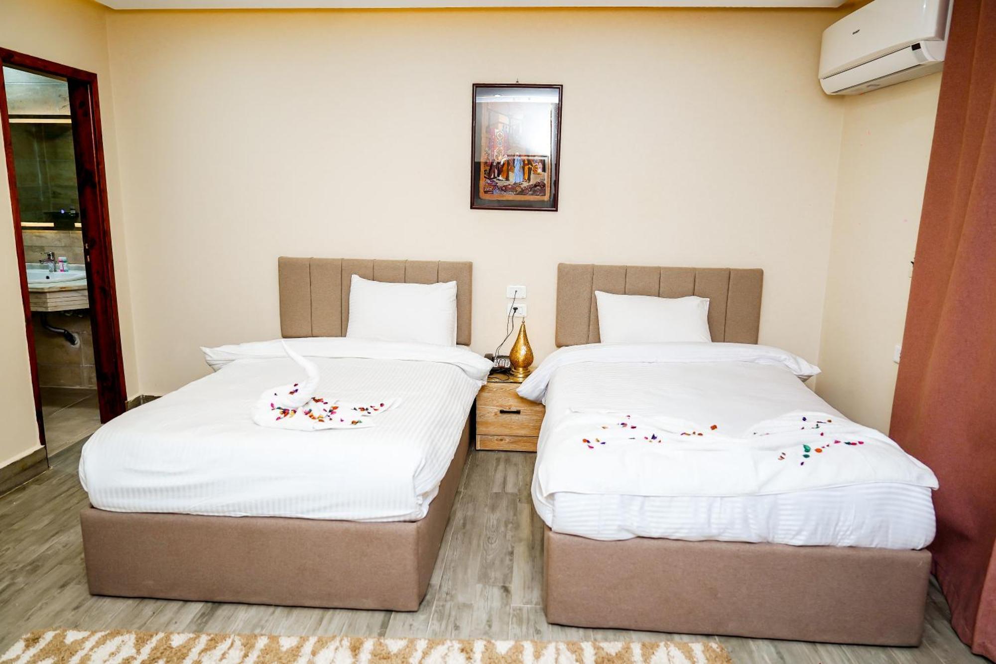 Pyramids Hotel Kafret el-Gabal 外观 照片