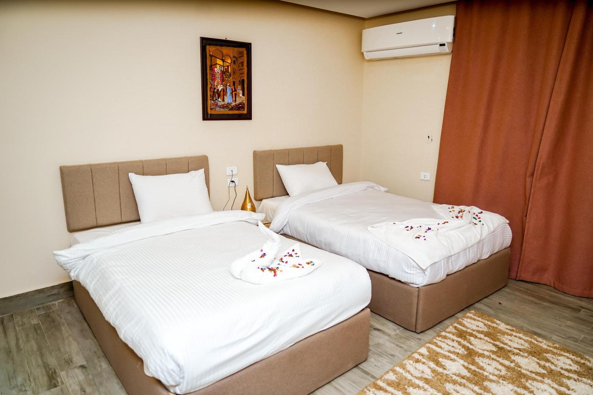 Pyramids Hotel Kafret el-Gabal 外观 照片