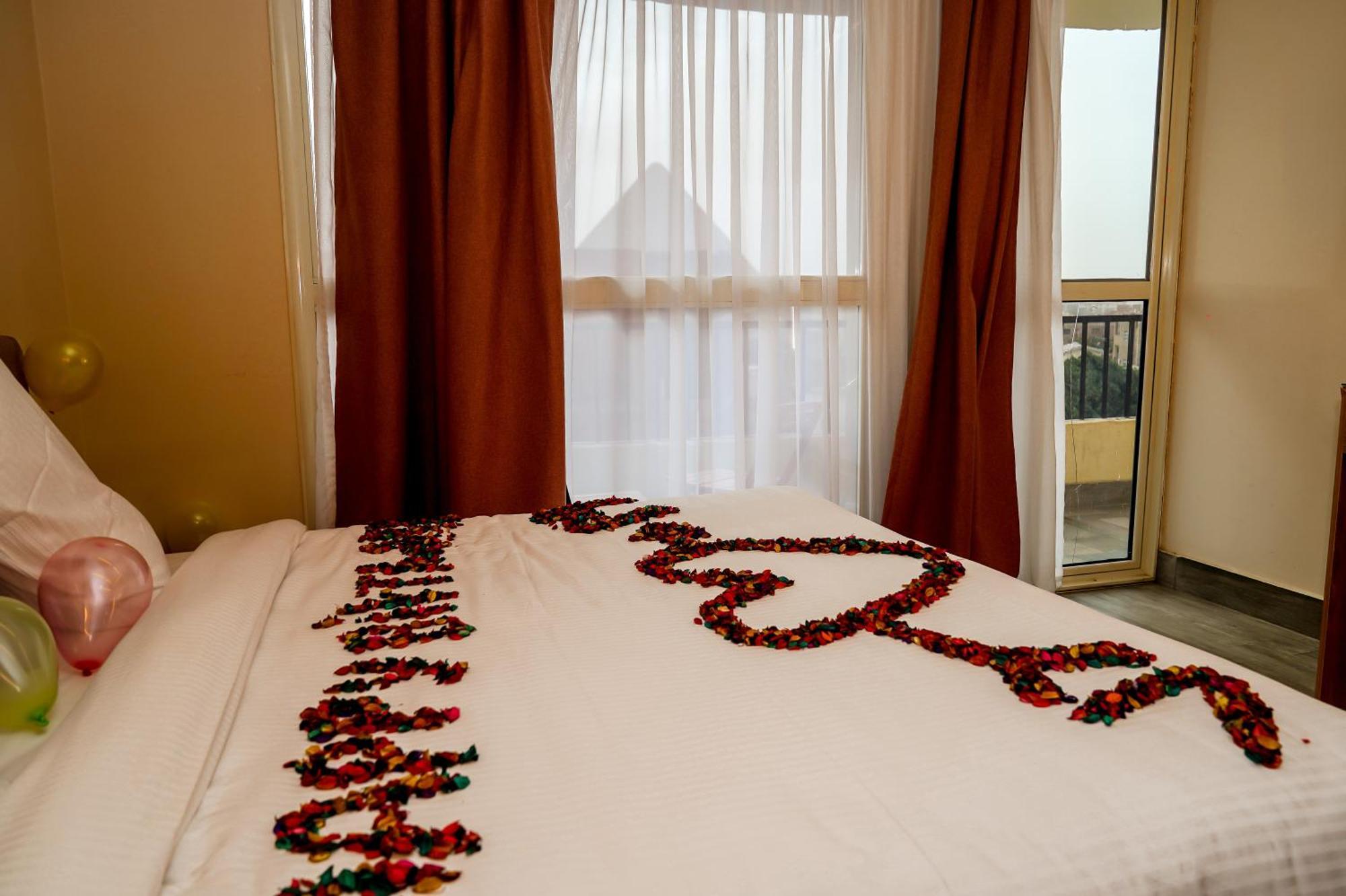 Pyramids Hotel Kafret el-Gabal 外观 照片