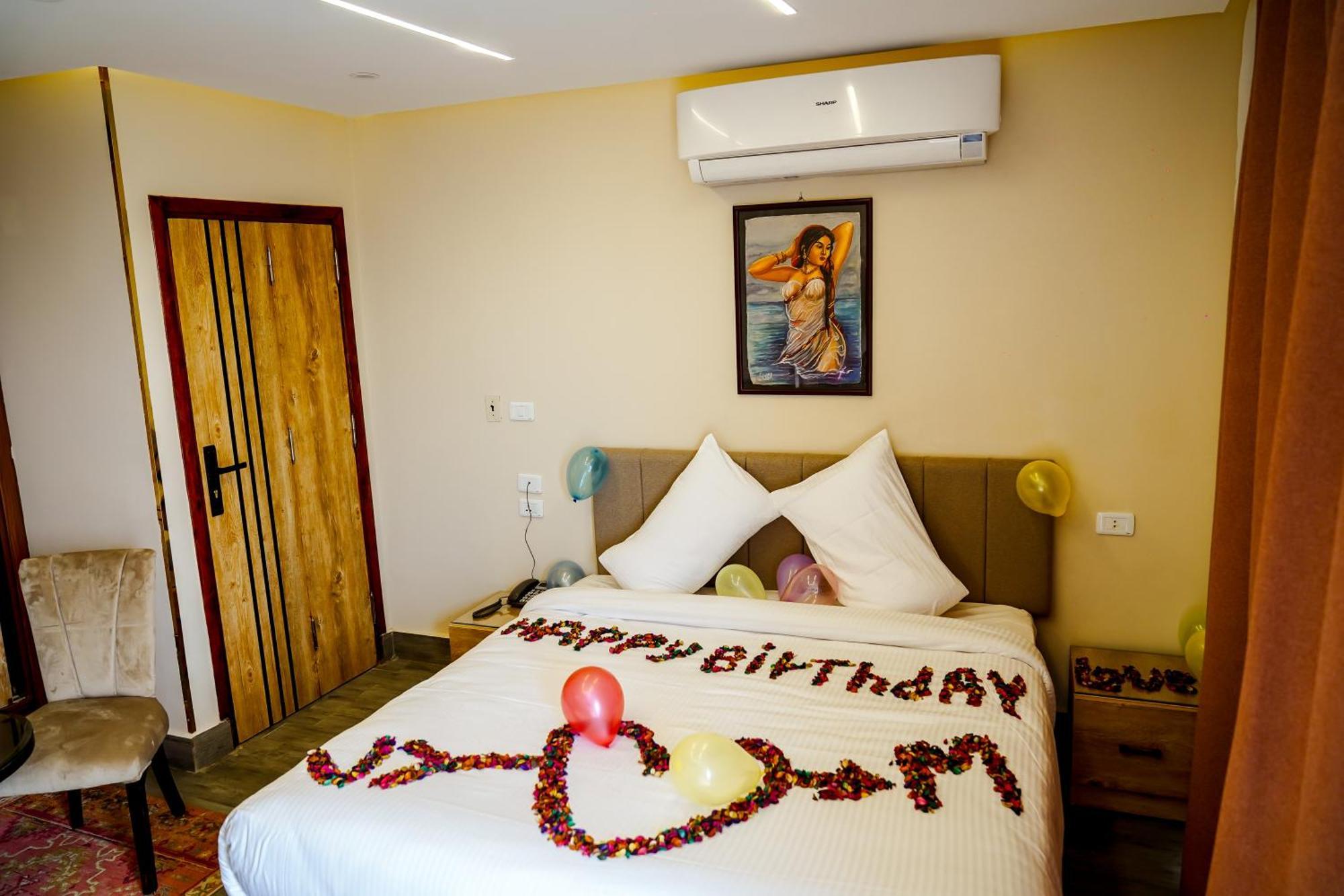 Pyramids Hotel Kafret el-Gabal 外观 照片